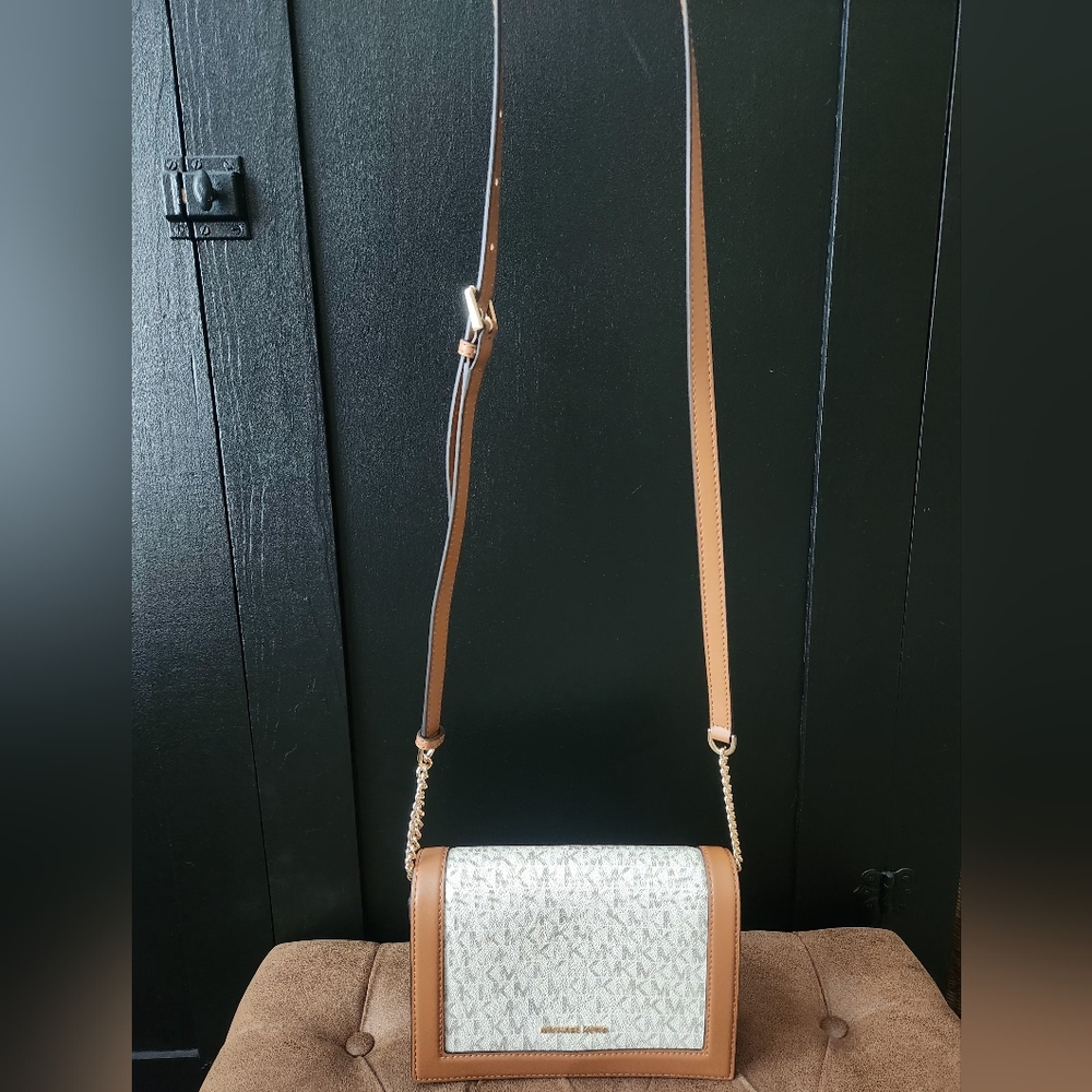 Michael Kors Vanilla Full Flap Crossbody bag - Picture 2 of 16